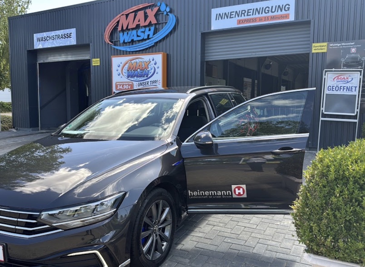 Einfahrt zur Waschstraße von MAX WASH in der Gutenbergstraße in Goslar